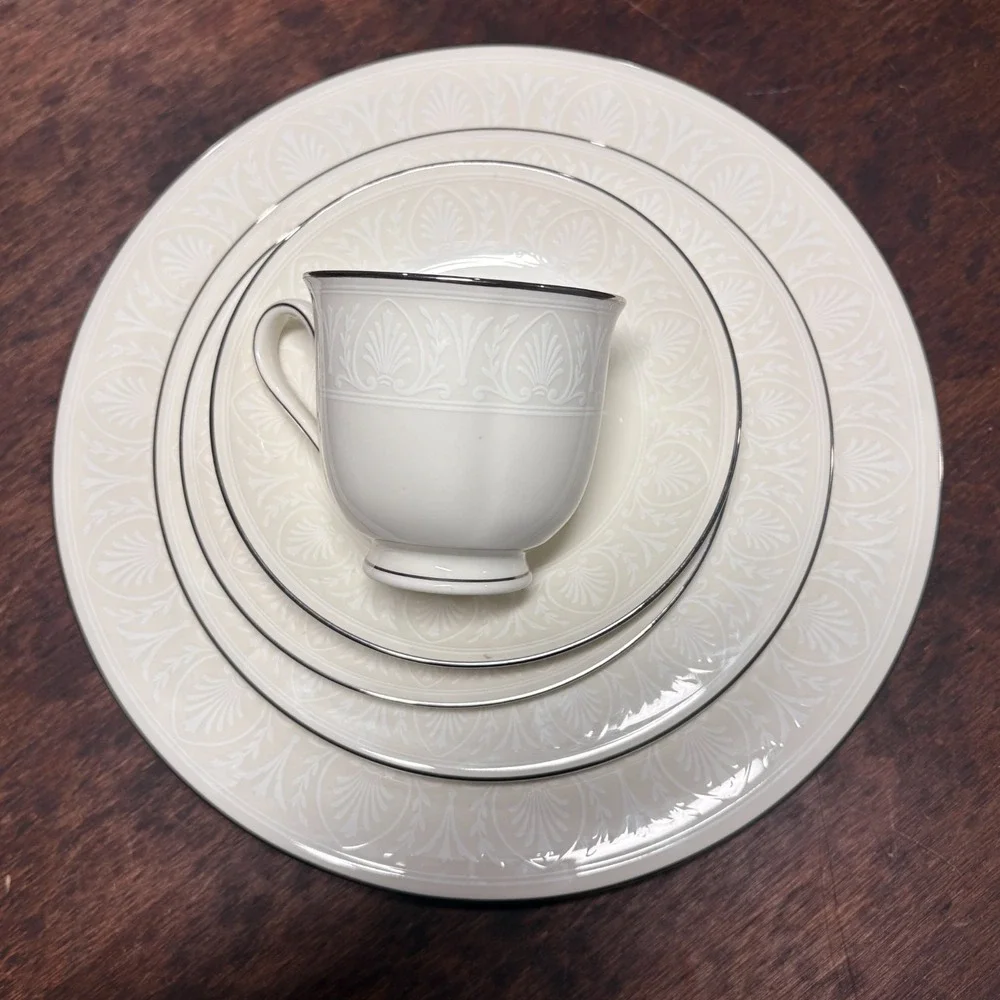 Lenox Courtyard Platinum 5 Piece Place Setting Ivory Fine Bone China Vintage